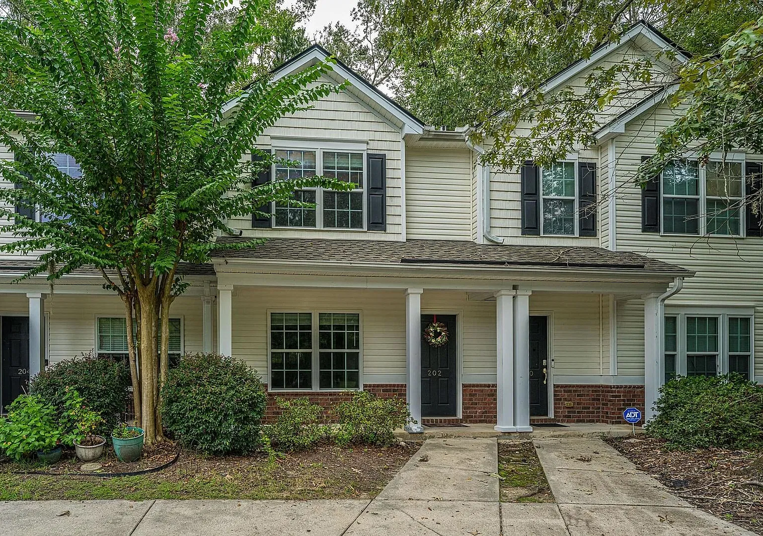 2 bedroom / 2.5 townhome ~ Move-in Today! — Photo 1