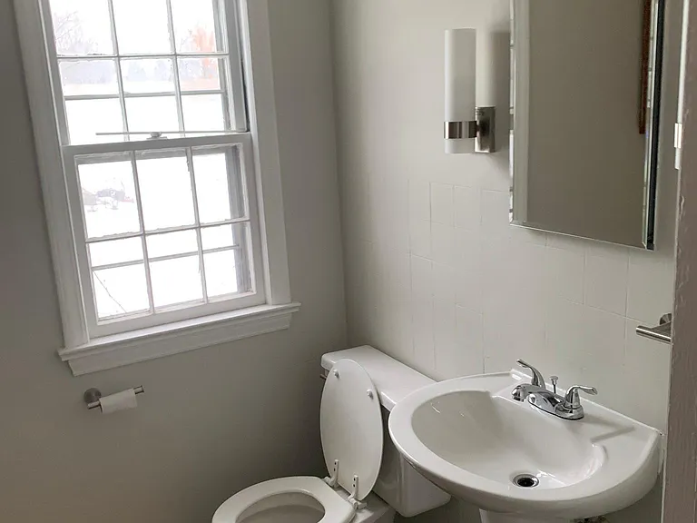 310 W Delaware Ave — Photo 11