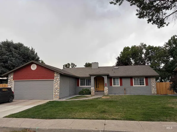 875 Terrell Dr, Mountain Home, ID 83647