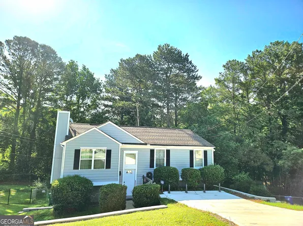 3253 Blackfoot Ln, Rex, GA 30273