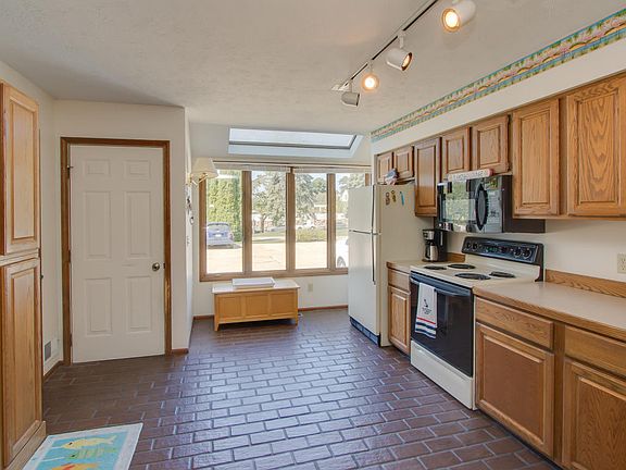 3rd image of 50 N Shore Dr APT 9