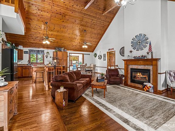 2nd image of 519 Hickory Cir