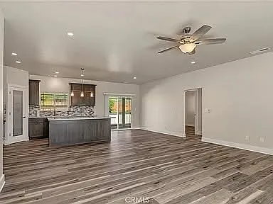 585 Valley View Dr — Photo 6