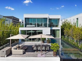 1051 W 48th St #4, Miami Beach, FL 33140