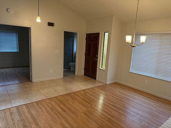 5th image of 1270 Hartford Cir