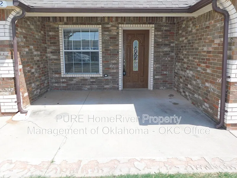 4 bed, 2.0 bath, 1854 sqft, $1,900 — Photo 2