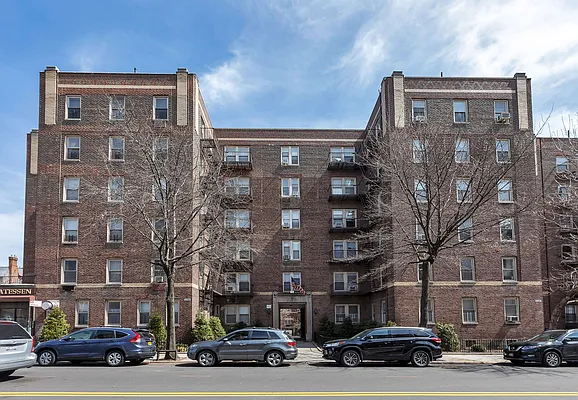 Sold by Compass | media 23