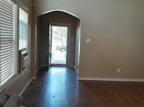8925 Tucker St, Aubrey, TX 76227