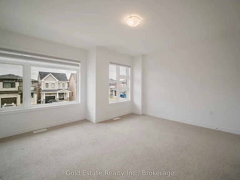 19 McLaren Ave — Photo 44