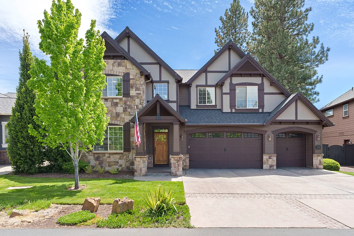 Building Photo - 60353 Sage Stone Loop