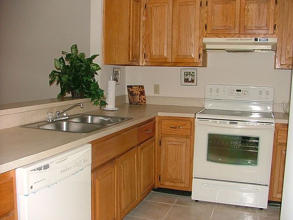 2nd image of 4516 Melissa Ct W