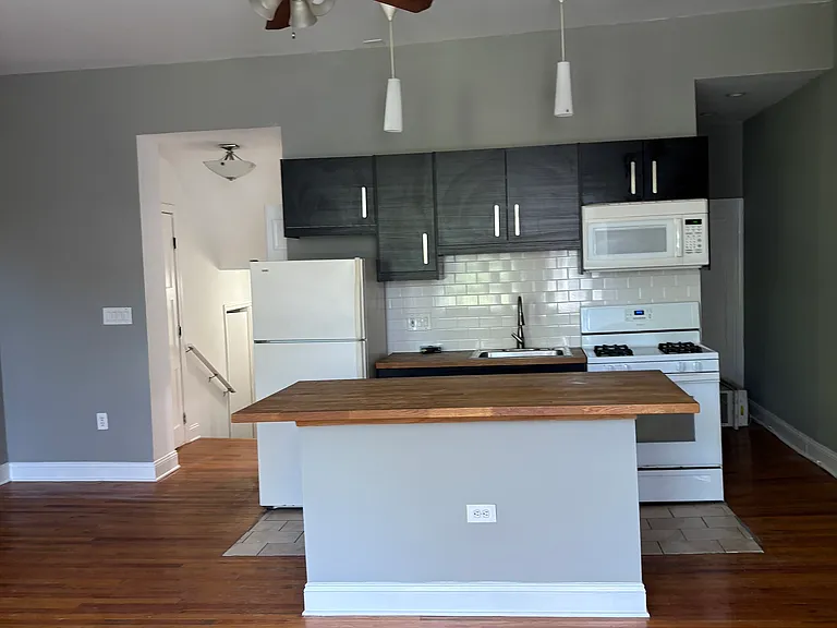 1604 Bolton St #2R — Photo 1