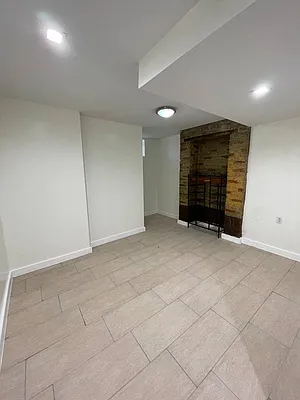 Rented by Greenrock Management | media 38