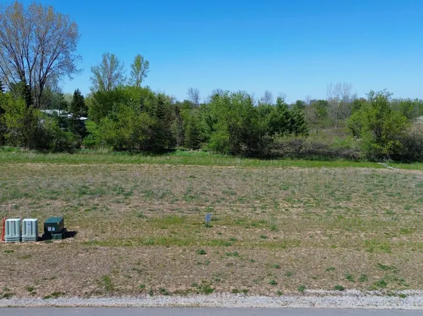 Goldfinch Dr #4, Greenville, WI 54942