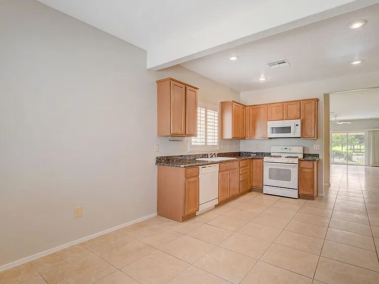 7925 Fantail Dr — Photo 20
