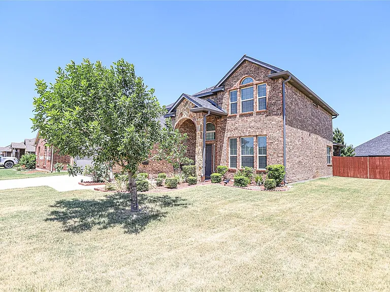 2182 Liriope Ln — Photo 3