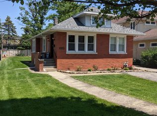 828 Chicago Ave, Downers Grove, IL 60515