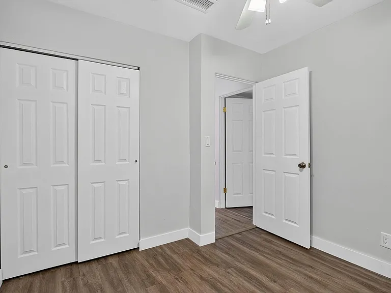540 NE 61st Ct — Photo 32