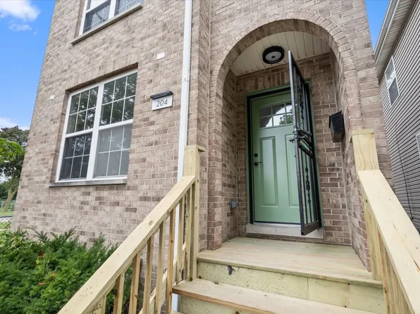 204 N Keystone Ave, Chicago, IL 60624