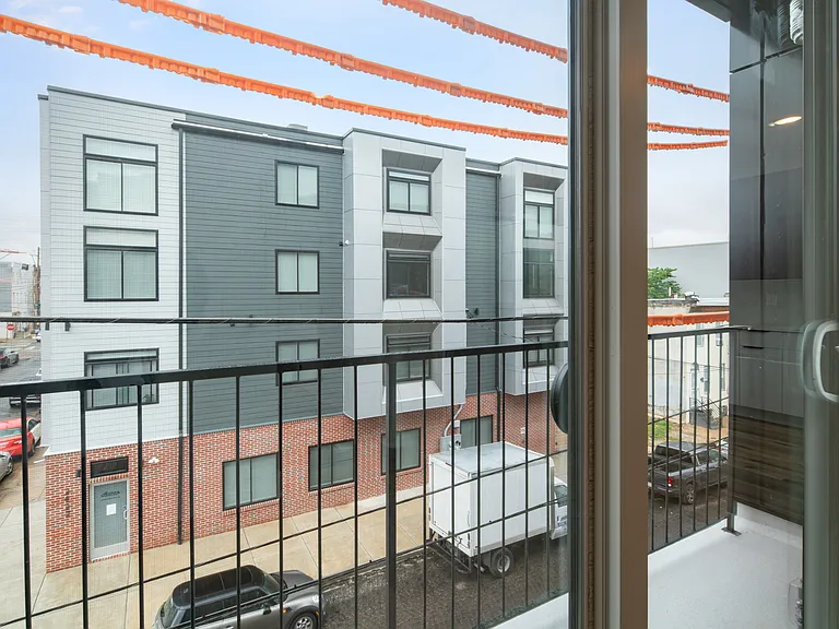 2621 W Oxford St #401 — Photo 14