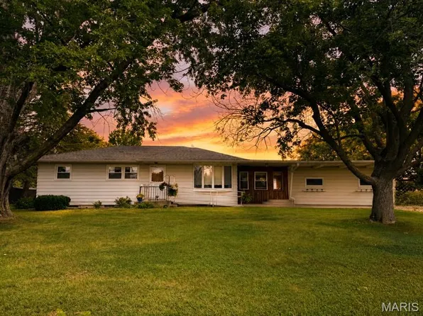 12492 New London Gravel Rd, New London, MO 63459