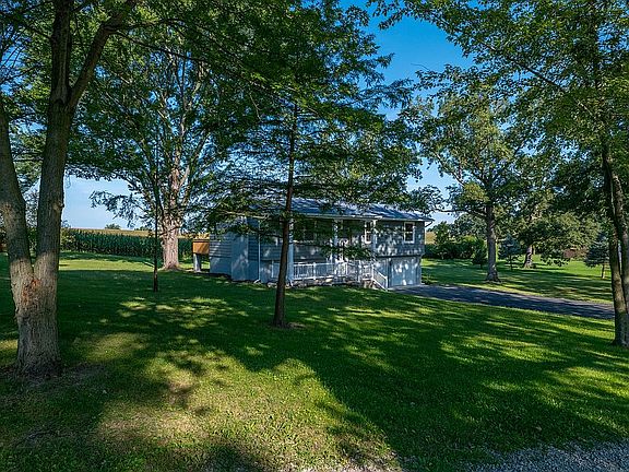 2nd image of 5888 Hickory Dr