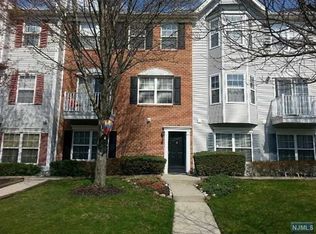 2078 Drake Ct, Mahwah, NJ 07430