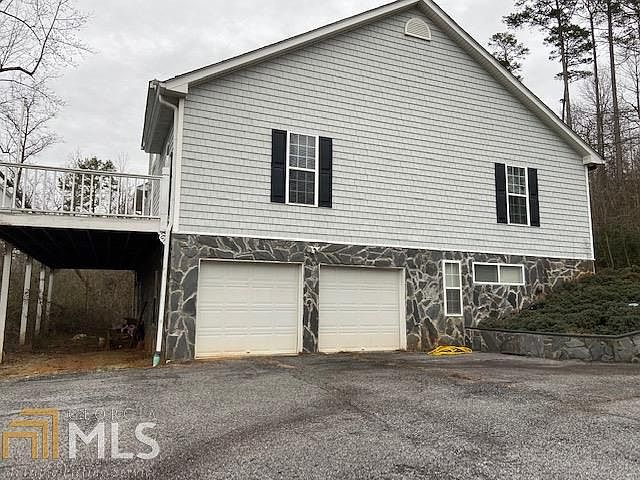 2nd image of 472 Berlin Rd