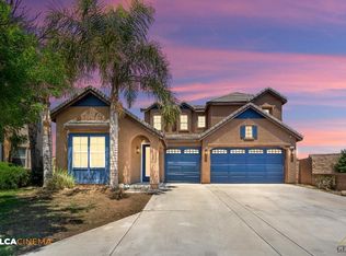 9700 Riata Ln, Bakersfield, CA 93306