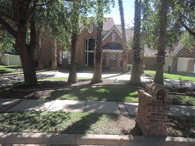 1st image of 309 Woodlands Ln