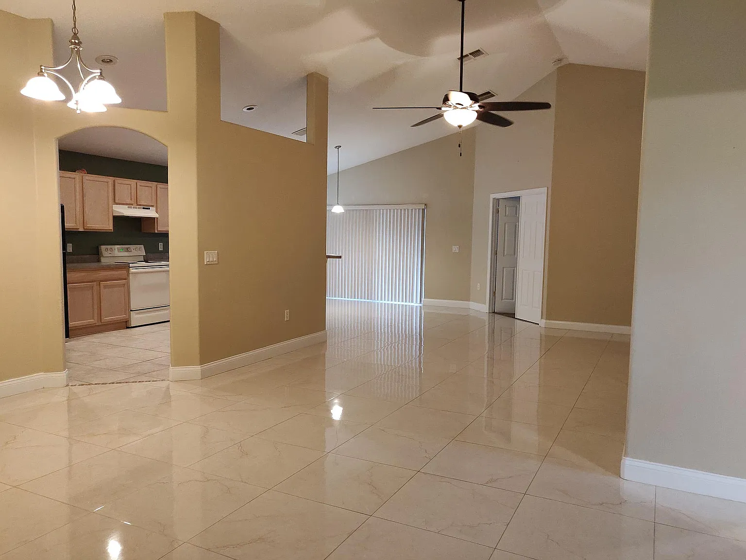 4 bed, 1853 sqft, $2,500 — Photo 2