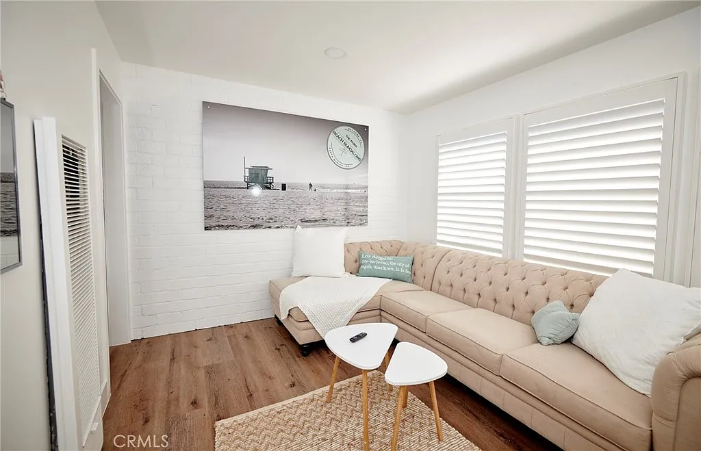2 bed, 600 sqft, $3,600 — Photo 4