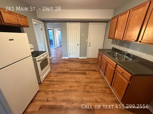 281 Main St APT 2R