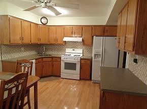 3rd image of 977 Rockland Ave
