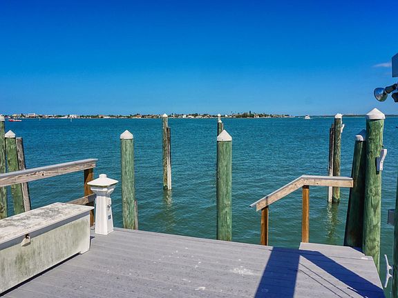 4th image of 7989 Causeway Blvd N