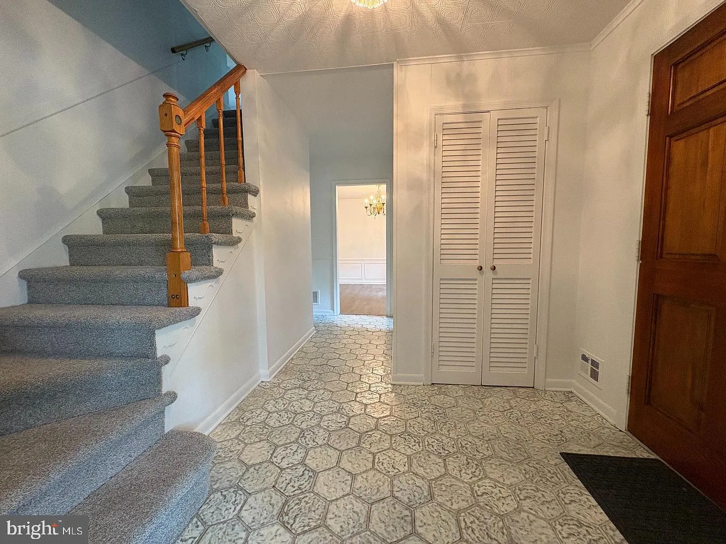 4 bed, 2.5 bath, 2500 sqft, $3,250 — Photo 4