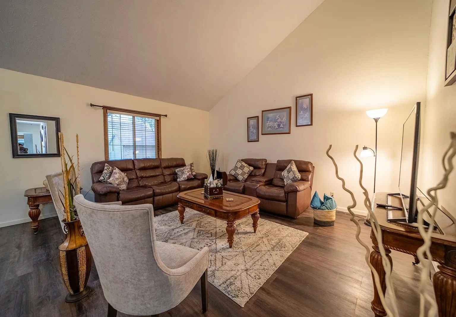3027 West Capital Avenue — Photo 4