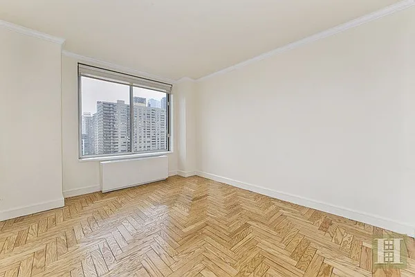 Rented by Halstead Real Estate | media 15