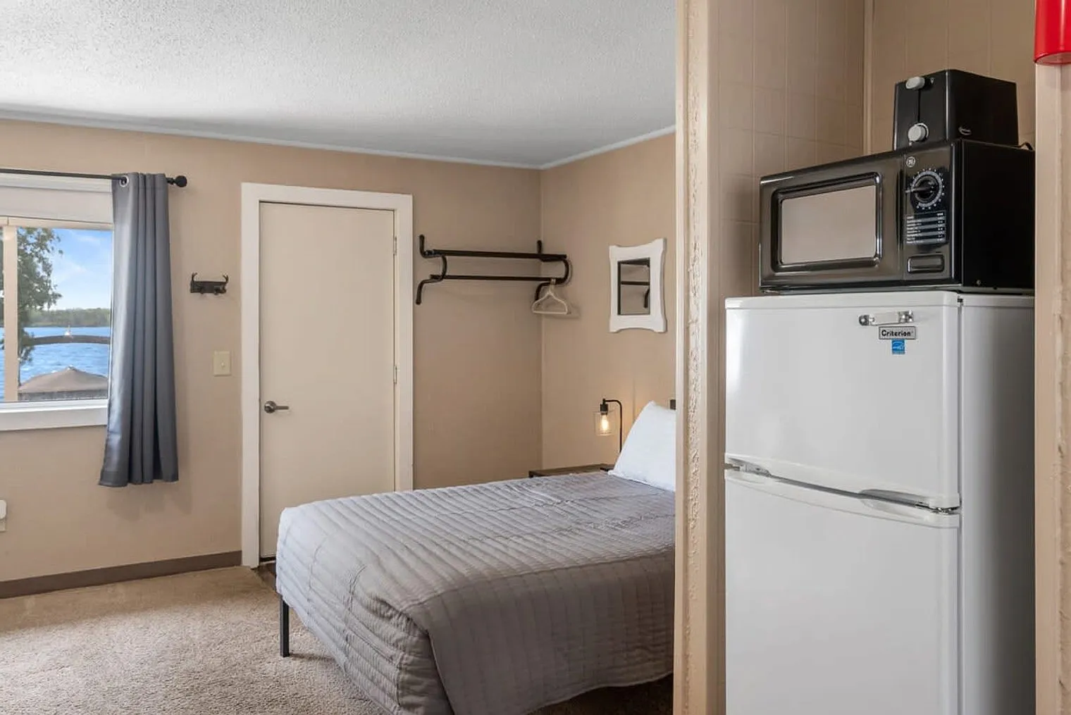 Studio, 1.0 bath, $1,636 — Photo 1