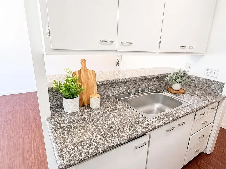 2521 Piedmont Ave #1 — Photo 2