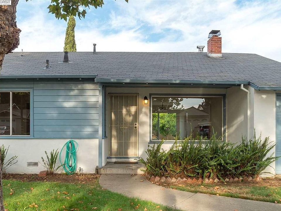 2nd image of 20191 Catalina Dr