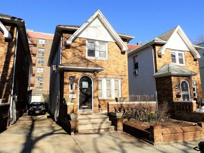 1823 E 29th St, Brooklyn, NY, 11229