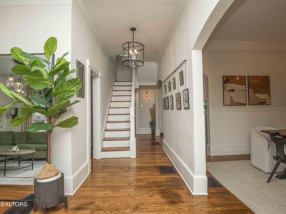 5th image of 1718 Spring St