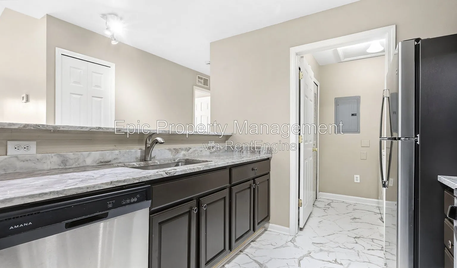 3 bed, 2.0 bath, $1,645 — Photo 3