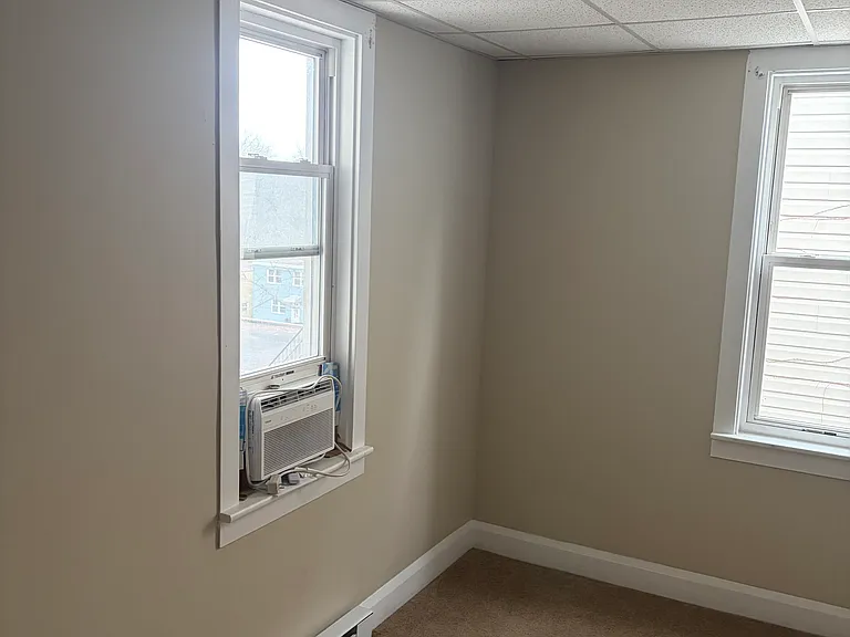 1614 W Market St — Photo 5