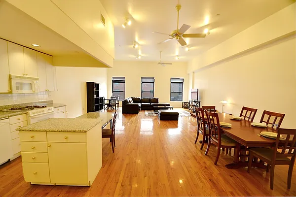 Rented by Smart City Real Estate LLC | media 13