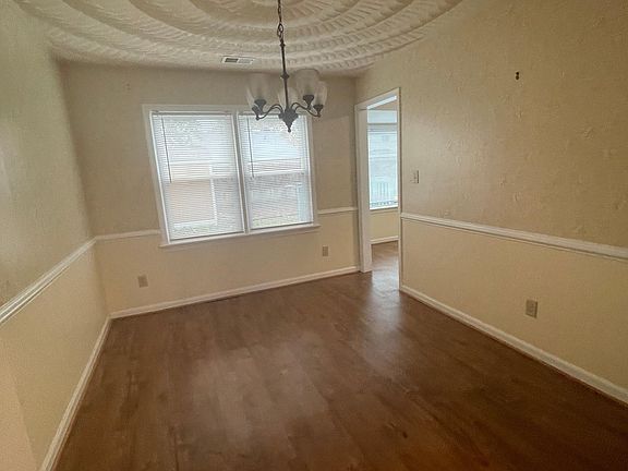 4th image of 1009 Brockway Ct