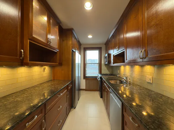 1119 Ocean Parkway image 4 of 26