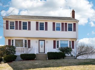 6 Waterview Dr, Medway, MA 02053