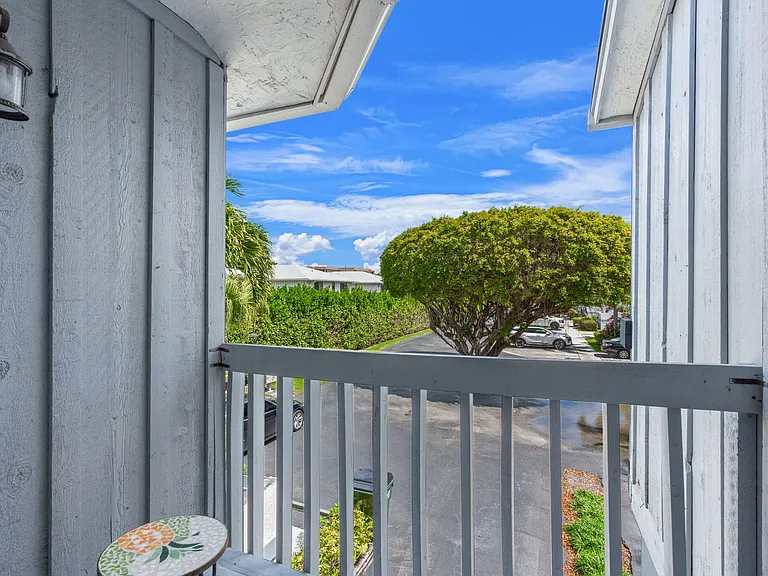 2956 Florida Blvd — Photo 26